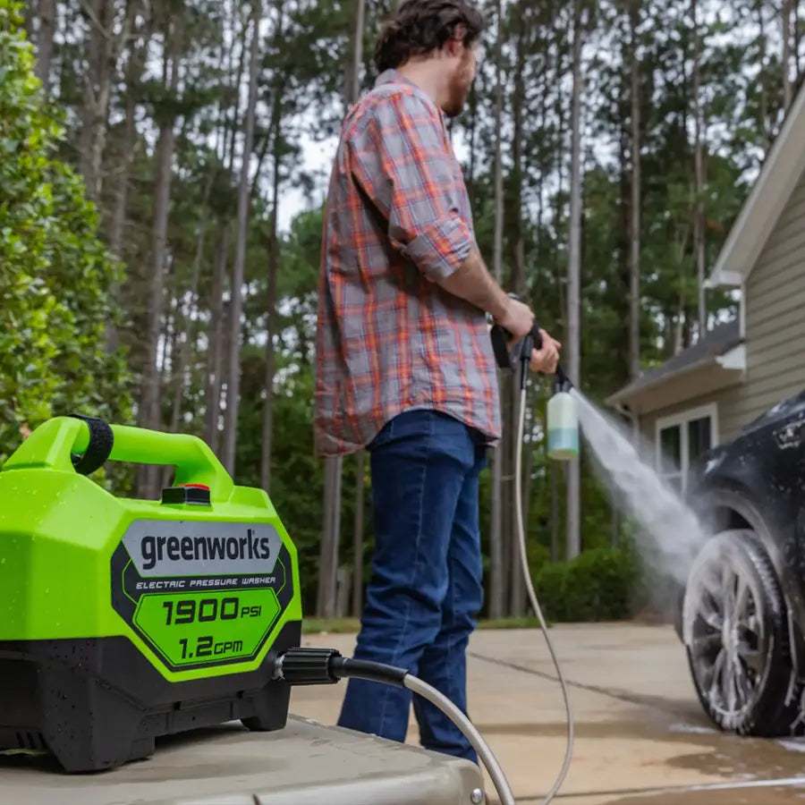 Greenworks - 1900 PSI 1.2 GPM Electric Pressure Washer Combo Kit - Green