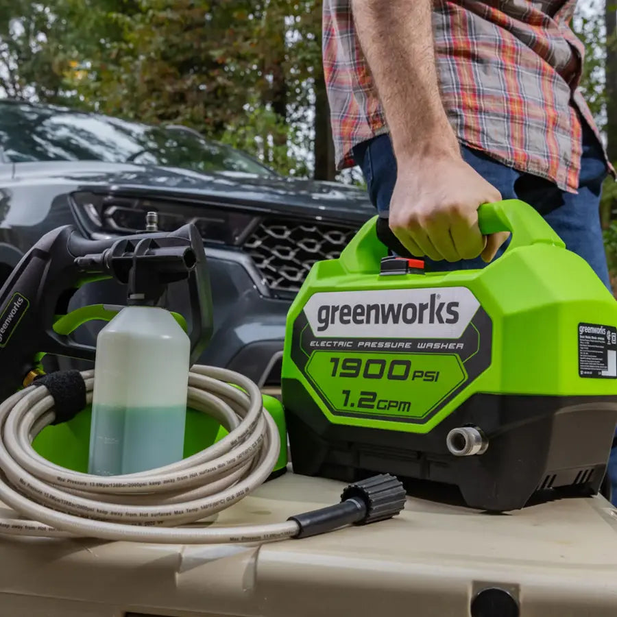 Greenworks - 1900 PSI 1.2 GPM Electric Pressure Washer Combo Kit - Green
