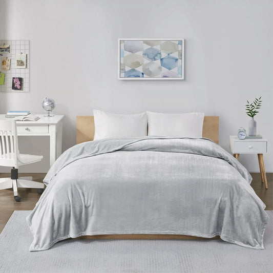 Ergode Oversized Blanket - Vibrant Color, Lightweight & Cozy Bedding Collection - OEKO-TEX Certified - Maximum Comfort & Warmth - Perfect for All Seasons - Fluff Up for Luxurious Quality